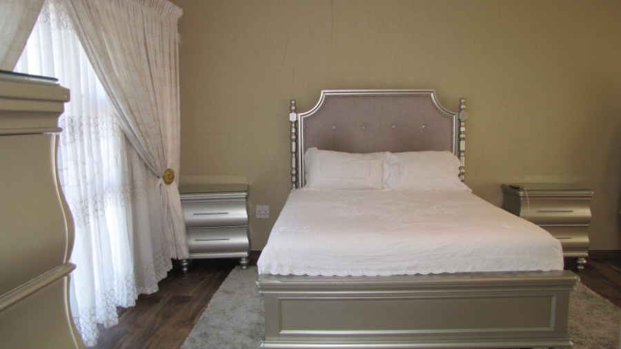 5 Bedroom Property for Sale in Nahoon Valley Park Eastern Cape